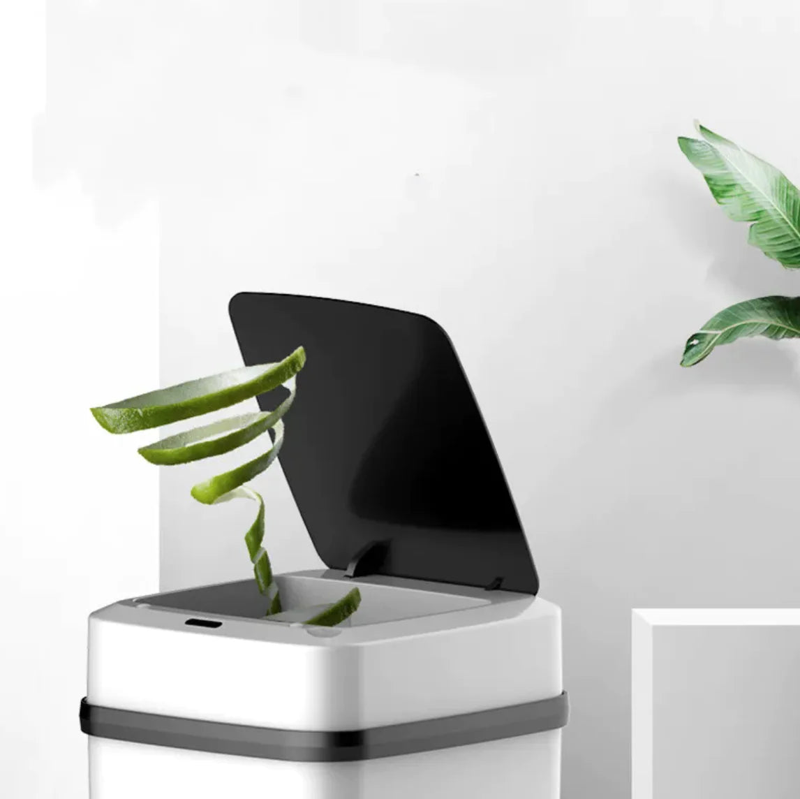 Smart-Touchless Trash Can